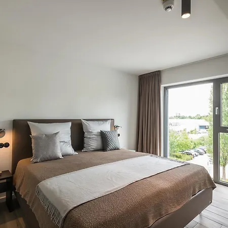 Golden Ball, Exclusive Serviced Munich 4*