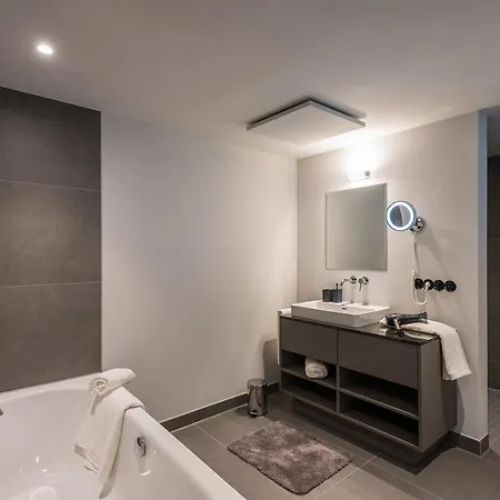 Golden Ball, Exclusive Serviced Munich 4* آشايم