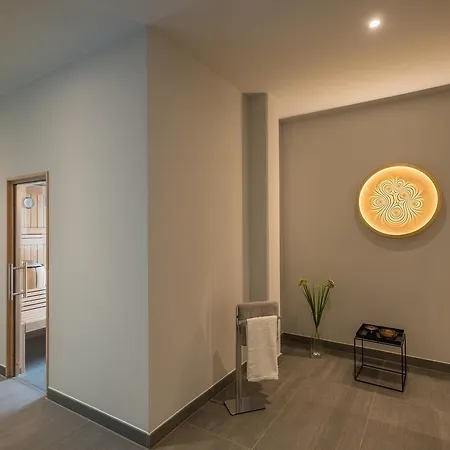 Golden Ball, Exclusive Serviced Munich Aparthotel 4*